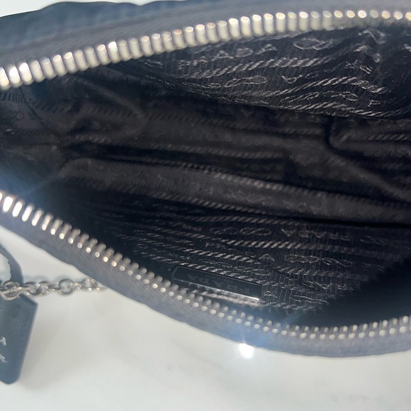 Prada Re-Edition Nylon Bag Black - Picture 6 of 6